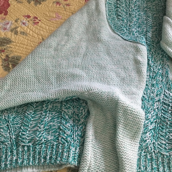 American Eagle Outfitters Two-toned Aqua Sweater in Medium - Picture 6 of 6